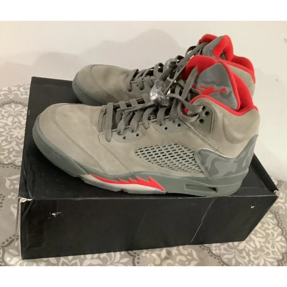 Jordan 5 Retro Camo 2017 136027-051 mens size 9